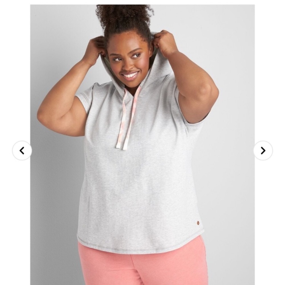 Livi activewear size 18/20 short sleeve sweatshirt